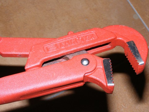 Pipe wrench plumbing tools